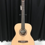 Kremona M15 Solid Spruce Top Orchestra Guitar