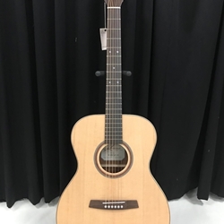 Kremona M15 Solid Spruce Top Orchestra Guitar